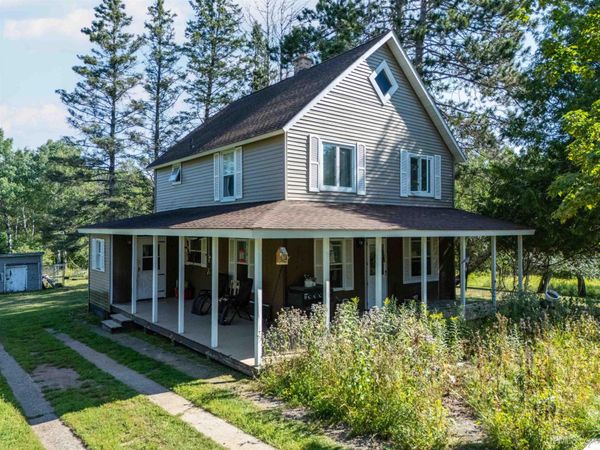 994 W Hiawatha Road, Stambaugh Twp, MI 49935