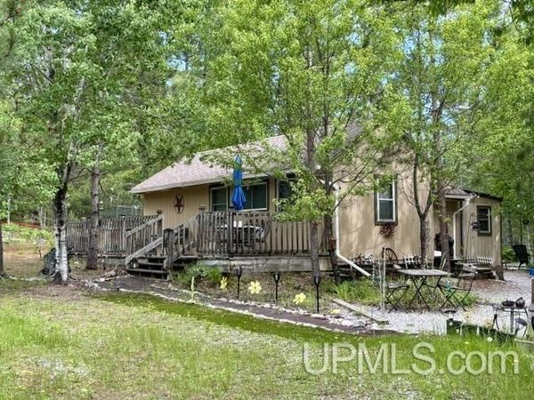 9200 Lost Lake Road, Munising Twp, MI 49895