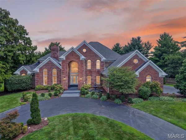 740 The Hamptons Lane , Town and Country, MO 63017