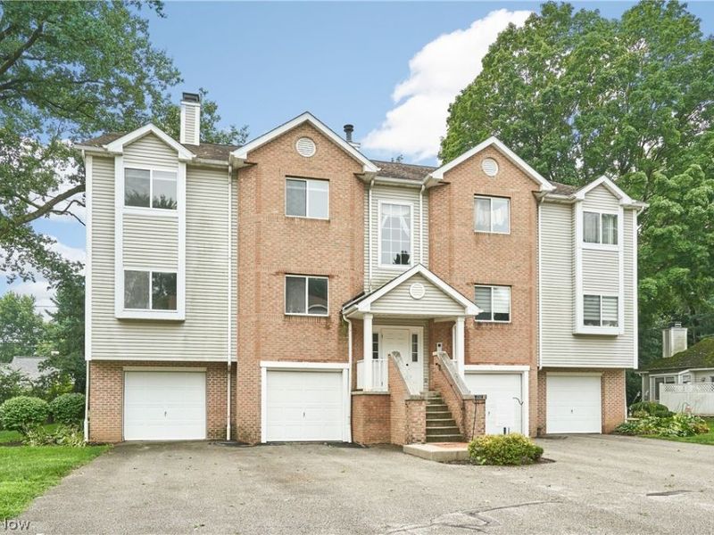 350 Village Pointe Drive, Unit 3, Akron, OH 44313 Photo 16