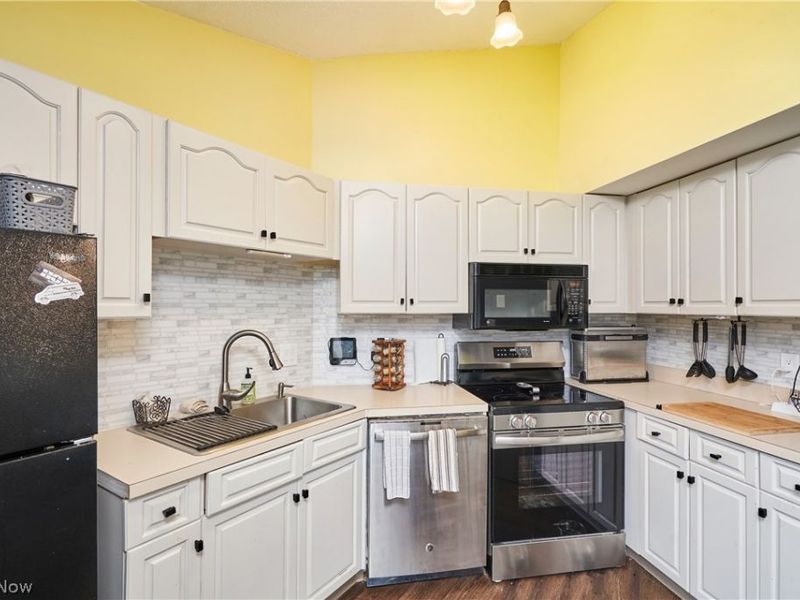350 Village Pointe Drive, Unit 3, Akron, OH 44313 Photo 7