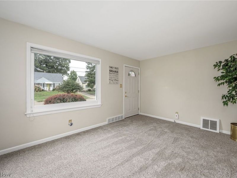 650 Prentiss Avenue, Akron, OH 44306 Photo 8