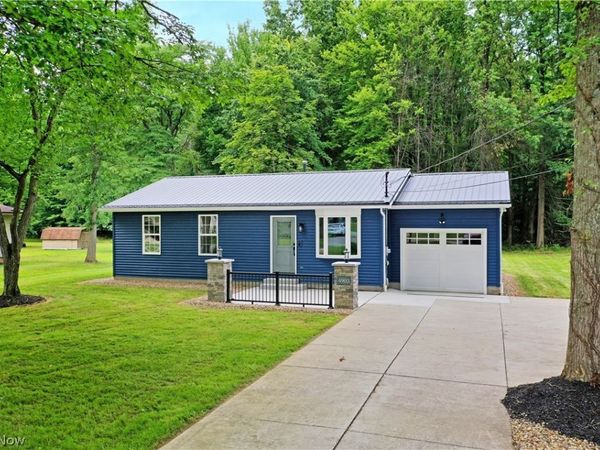 4903 Maple Street , Vienna, OH 44473