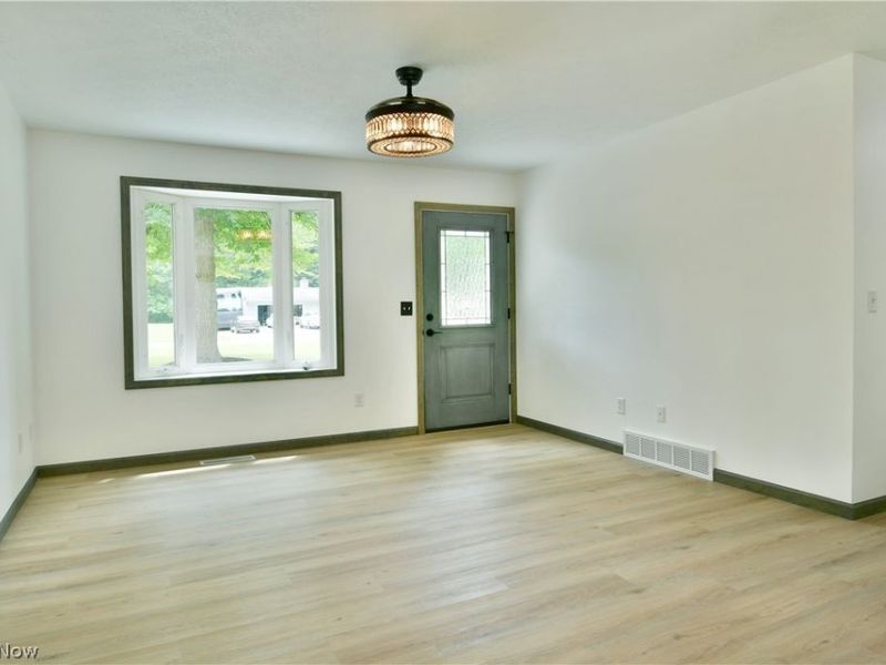 4903 Maple Street, Vienna, OH 44473 Photo 11