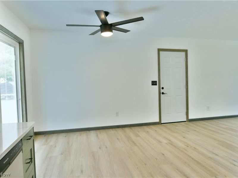 4903 Maple Street, Vienna, OH 44473 Photo 18