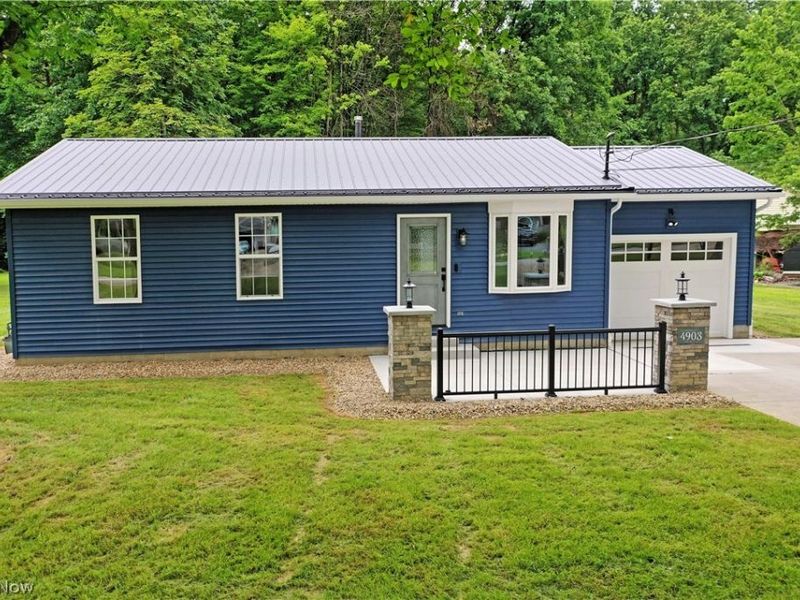 4903 Maple Street, Vienna, OH 44473 Photo 3