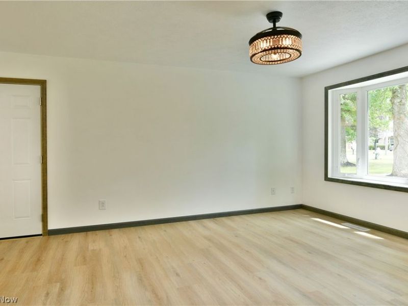 4903 Maple Street, Vienna, OH 44473 Photo 7