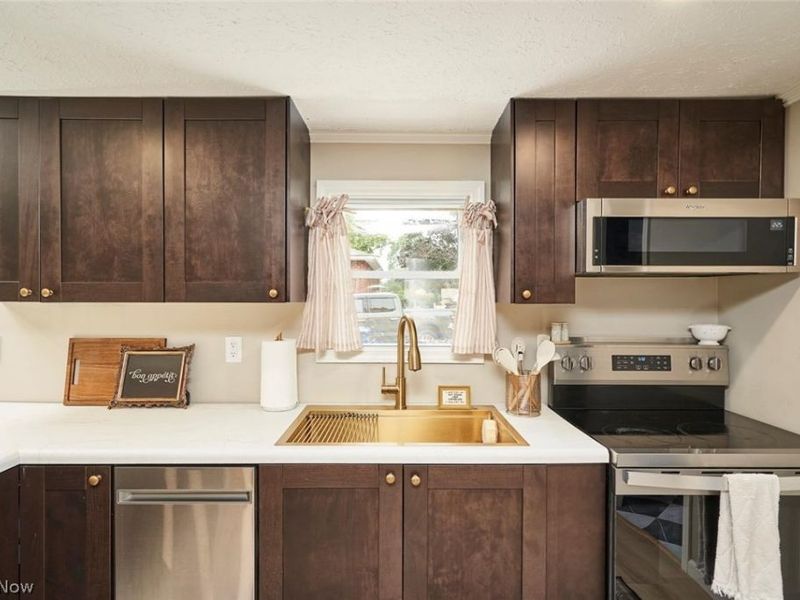 3305 Klages Boulevard, Tallmadge, OH 44278 Photo 7