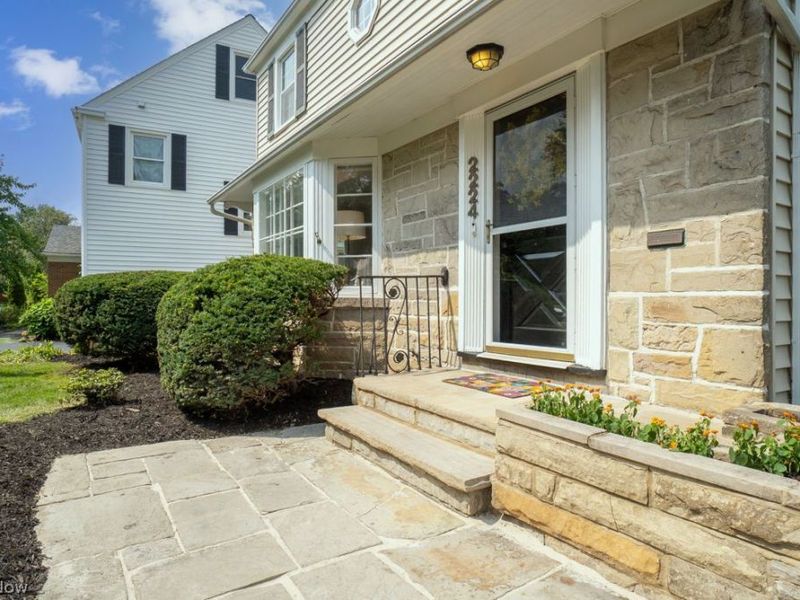 2224 Fenwick Road, University Heights, OH 44118 Photo 2