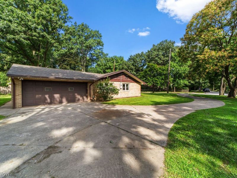 10920 Lake Shore Boulevard, Bratenahl, OH 44108 Photo 3