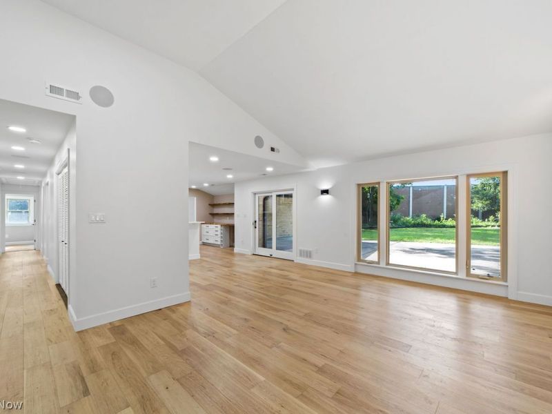 10920 Lake Shore Boulevard, Bratenahl, OH 44108 Photo 7