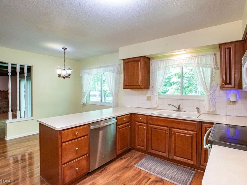 16953 Deerfield Drive, Strongsville, OH 44136 Photo 14