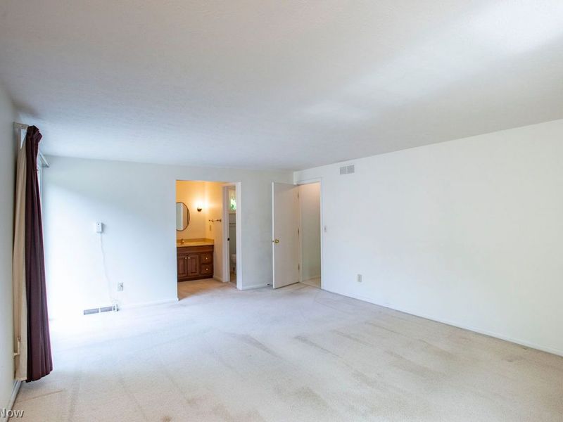16953 Deerfield Drive, Strongsville, OH 44136 Photo 30