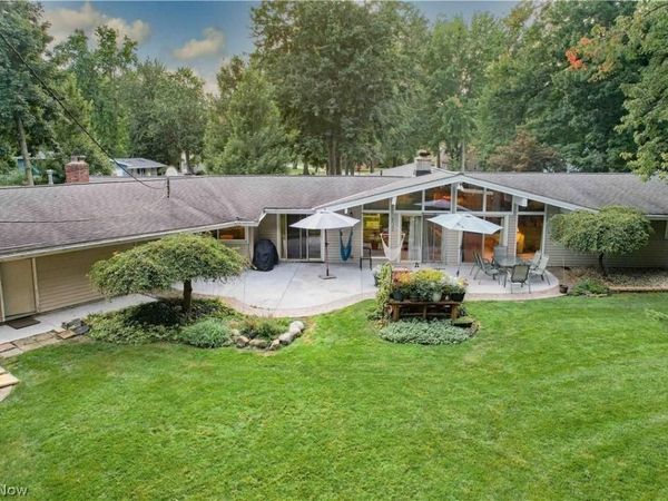 20 Nepahwin Drive, Timberlake, OH 44095