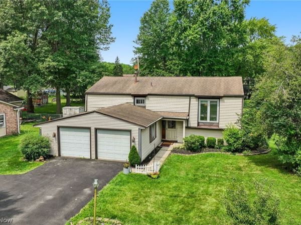 8574 Usher Road, Olmsted Twp, OH 44138