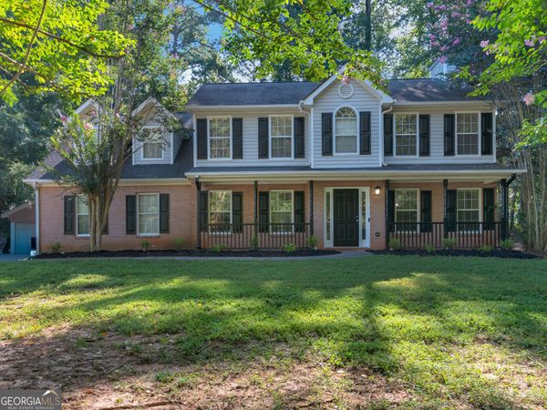 112 Crown Oaks Drive, Stockbridge, GA 30281