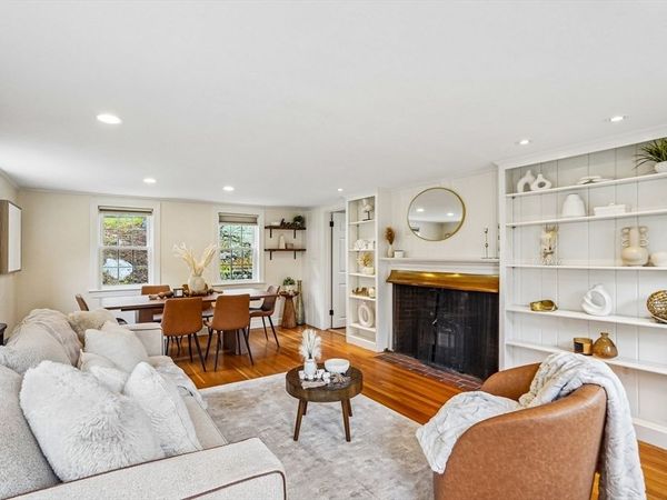 1 Constitution Rd, Lexington, MA 02421