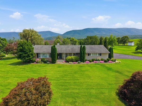 203 PALMYRA RD, EDINBURG, VA 22824