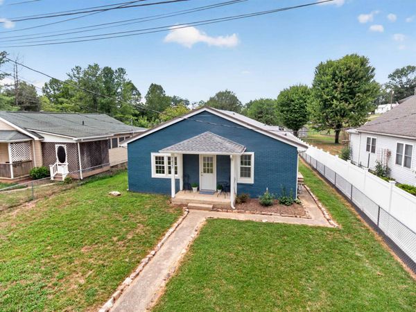 1433 HARDING AVE, WAYNESBORO, VA 22980
