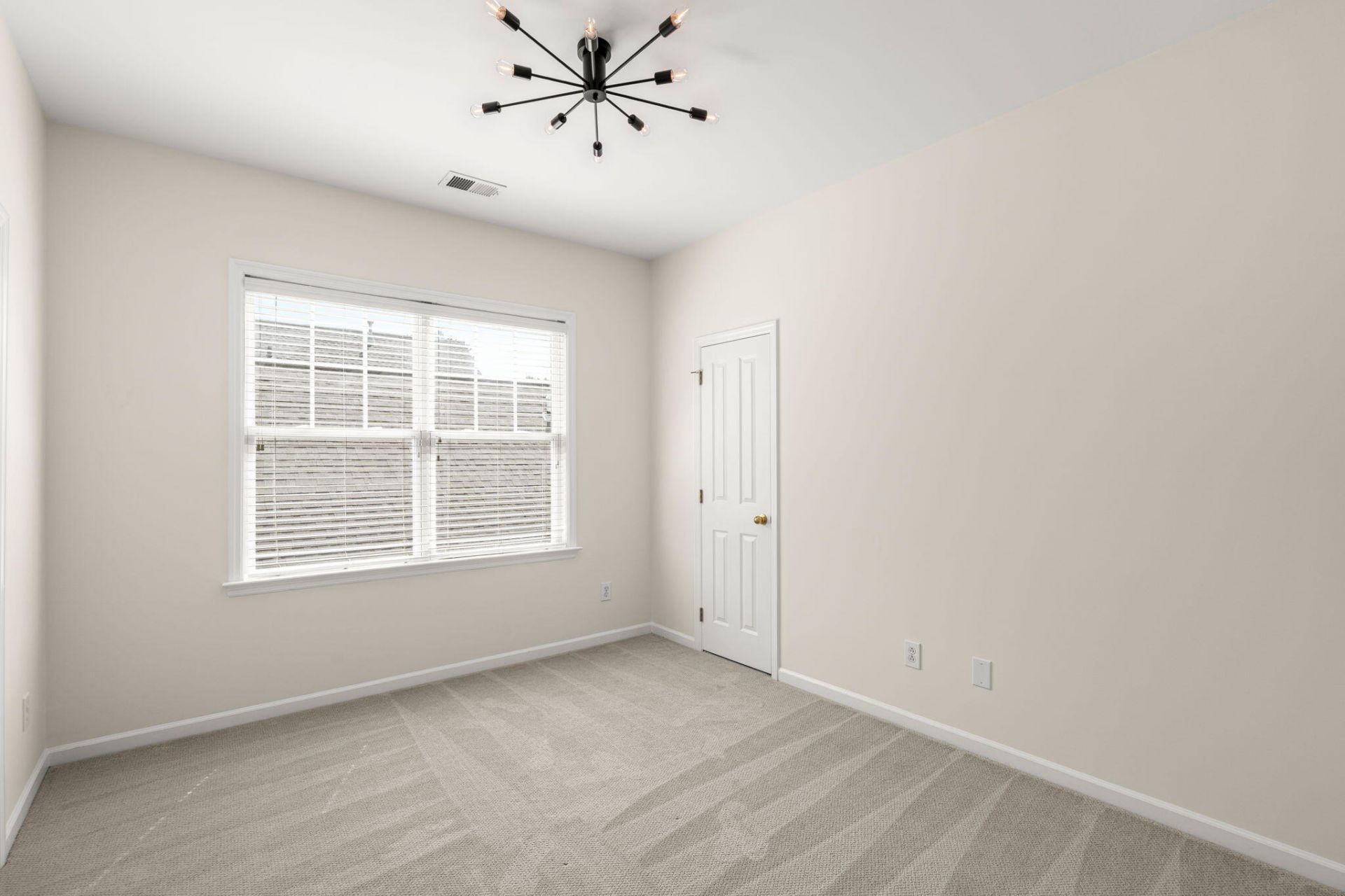 119 Trillium Avenue Photo 24