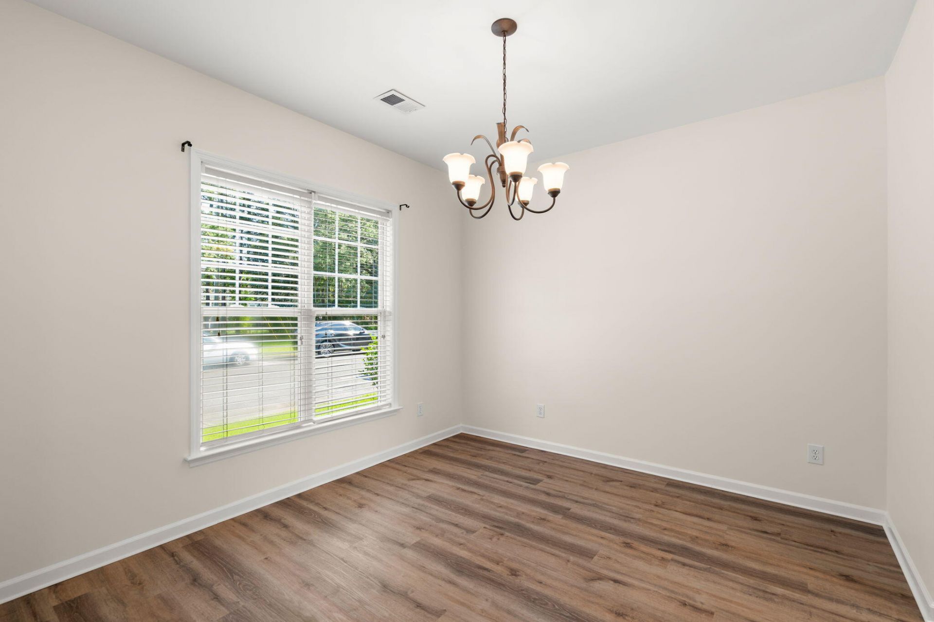 119 Trillium Avenue Photo 5