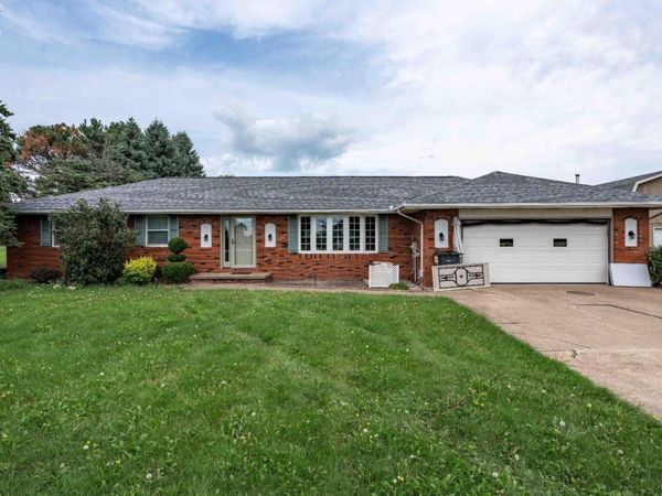 4253 W Harbor Road, Port Clinton, OH 43452