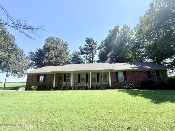 8807 Newell Road, Lake Cormorant, MS 38641