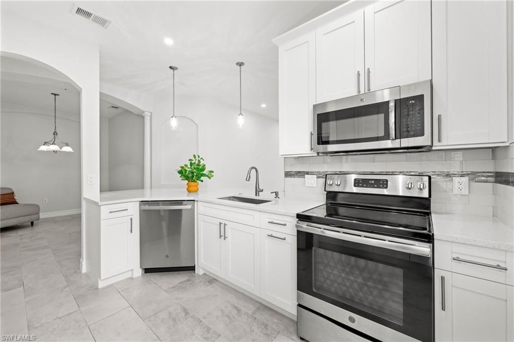 14105 Winchester Ct , Unit 504, Naples, FL 34114 Photo