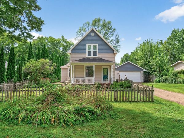 117 Lockey Avenue, Center City, MN 55012