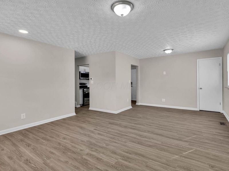 3134 Medina Avenue , Columbus, OH 43224 Photo 7