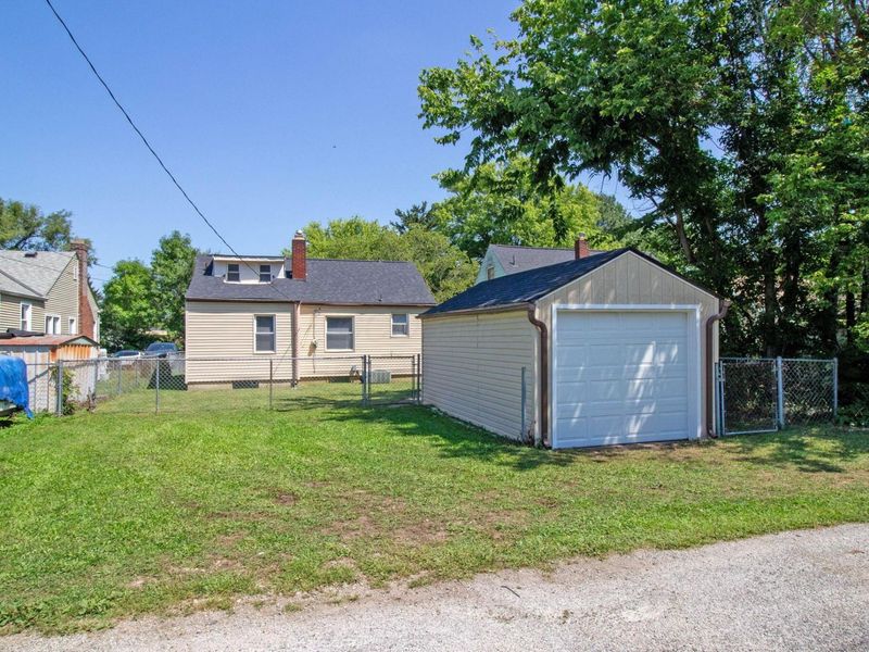 1059 Lawrence Drive , Columbus, OH 43207 Photo 5
