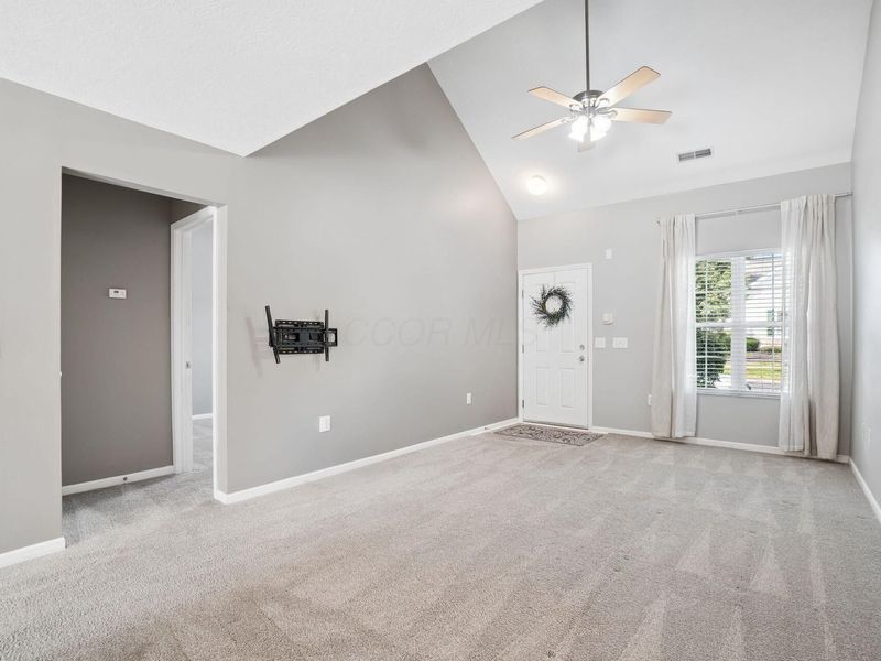 7147 Colonial Affair Drive, Unit 4, New Albany, OH 43054 Photo 5