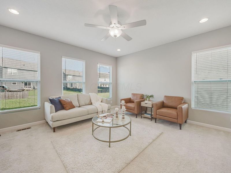 426 Oakland Hills Loop, Commercial Point, OH 43116 Photo 12