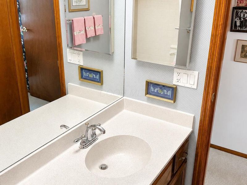 431 Pamlico Street , Unit JL8, Columbus, OH 43228 Photo 17