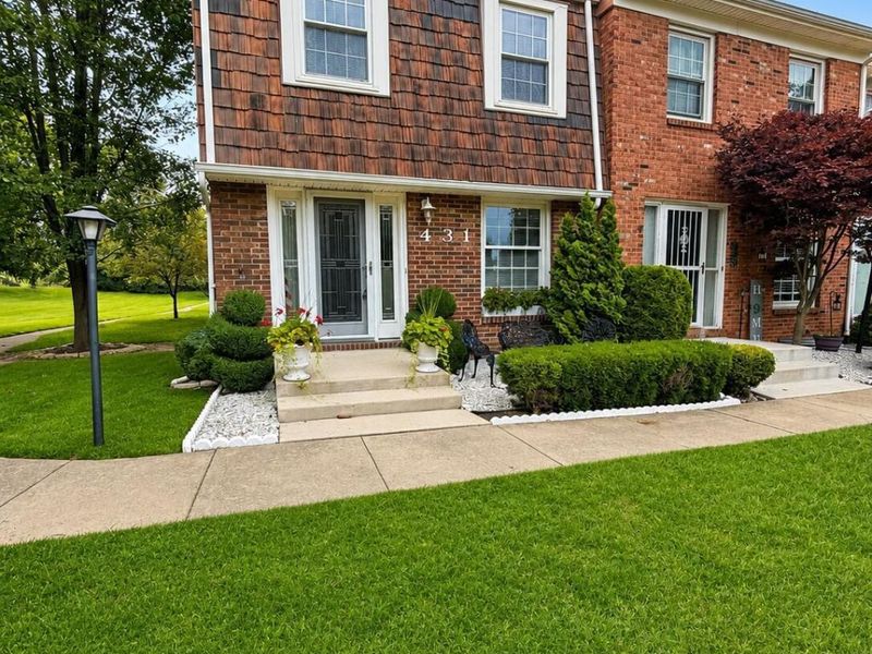 431 Pamlico Street , Unit JL8, Columbus, OH 43228 Photo 2