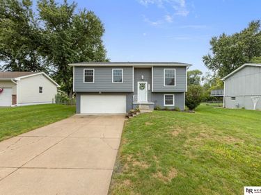 8721 Browne Street, Omaha, NE 68134