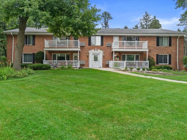 162 Heidel ROAD, Unit 3, Thiensville, WI 53092