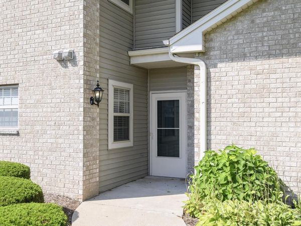 18730 Emerald CIRCLE, Unit A, Brookfield, WI 53045