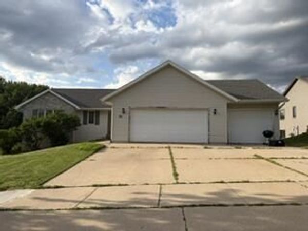 32 E Sunset DRIVE, Milton, WI 53563