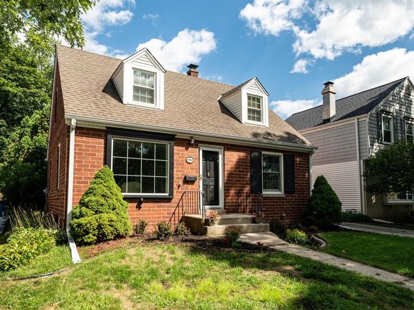 5412 N Bay Ridge AVENUE, Whitefish Bay, WI 53217