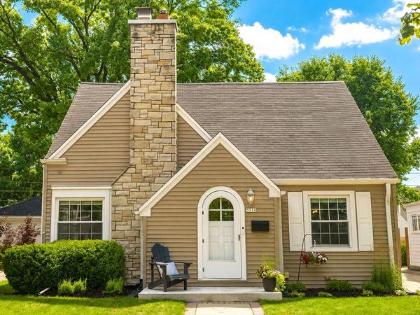 5516 N Kent AVENUE, Whitefish Bay, WI 53217
