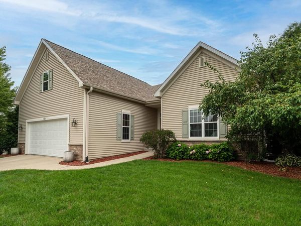 1032 Juniper LANE, Hartford, WI 53027