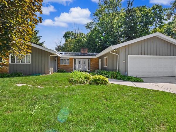 6920 N Beech Tree DRIVE, Glendale, WI 53209