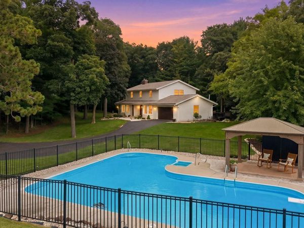 W342S4524 Moraine Hills DRIVE, Dousman, WI 53118