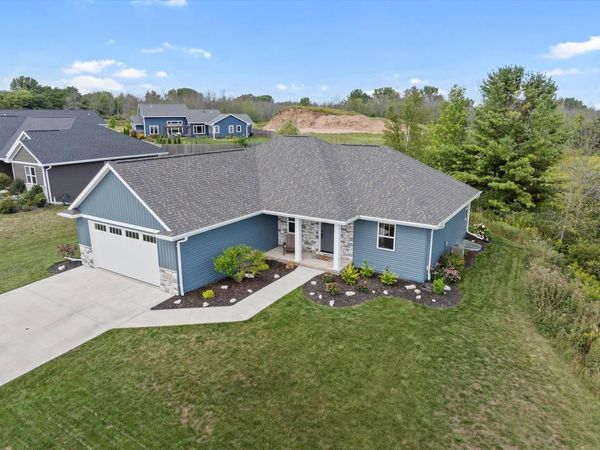 364 Lake Breeze WAY, Two Rivers, WI 54241