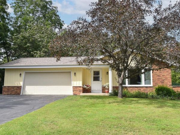 w193s7137 Hillview DRIVE, Muskego, WI 53150
