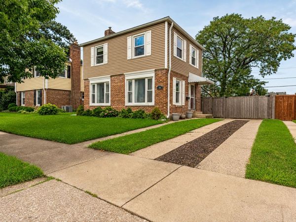 744 Manchester Avenue , Westchester, IL 60154