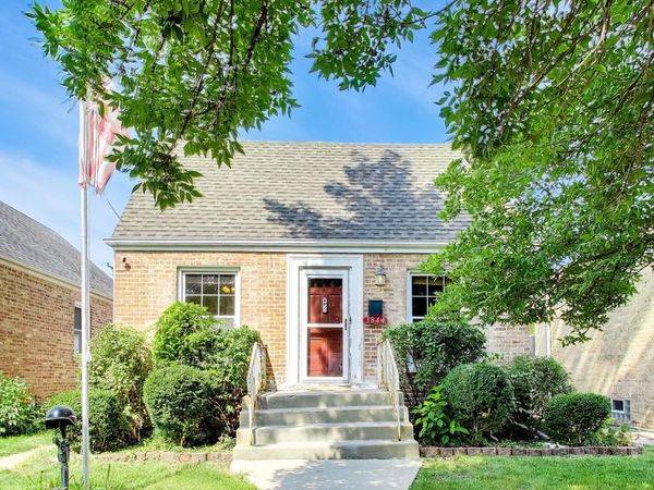 3844 N PACIFIC Avenue , Chicago, IL 60634