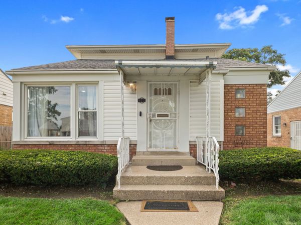 425 47th Avenue , Bellwood, IL 60104