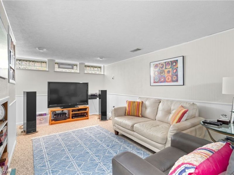 3640 W 210th Street , Fairview Park, OH 44126 Photo 18